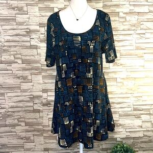 Lularoe pattern Perfect Tee.